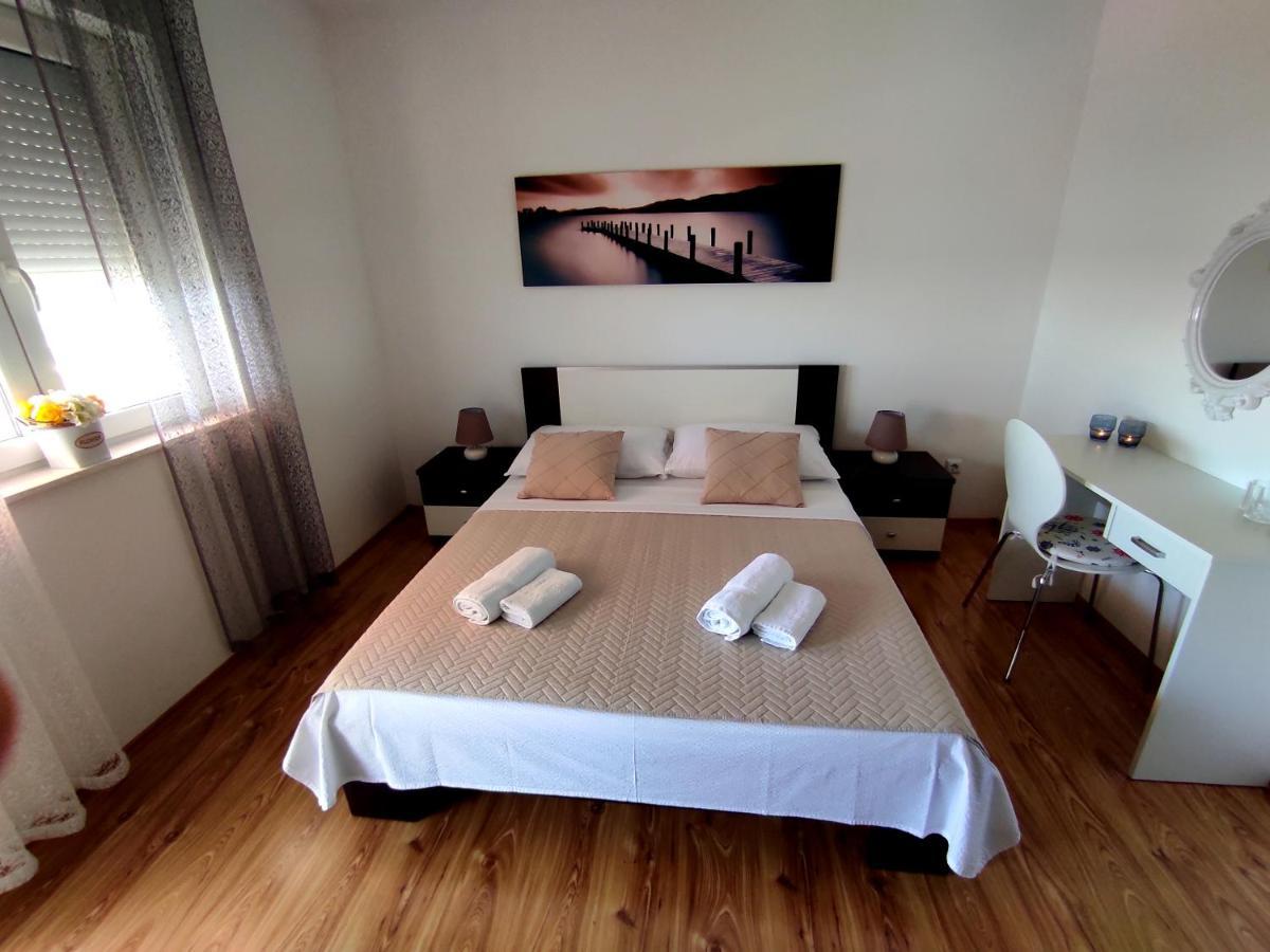 Apartment Zunabovic Trogir Exterior foto